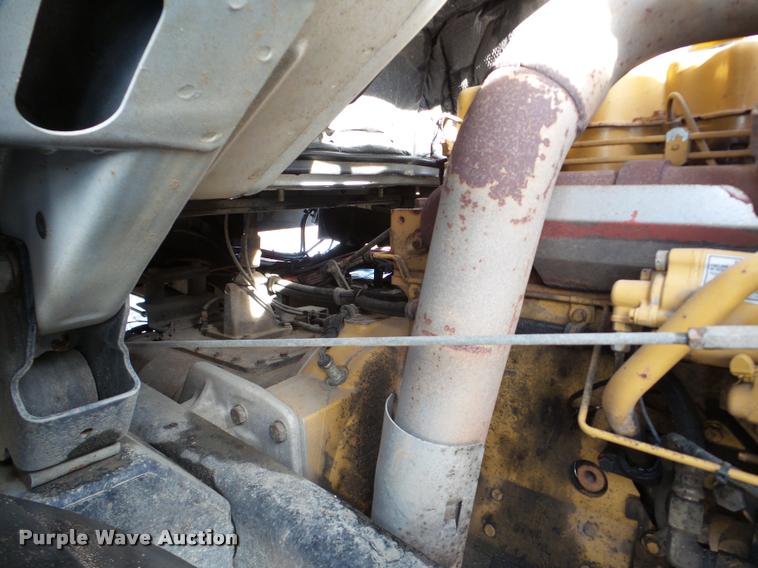 image for item DA7325 2000 Sterling L9513 crane truck