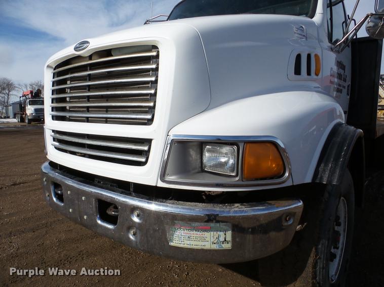 image for item DA7325 2000 Sterling L9513 crane truck