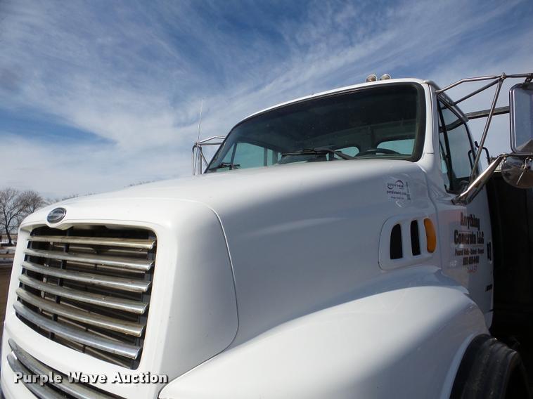 image for item DA7325 2000 Sterling L9513 crane truck