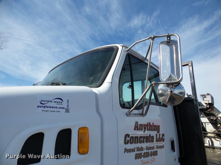 image for item DA7325 2000 Sterling L9513 crane truck