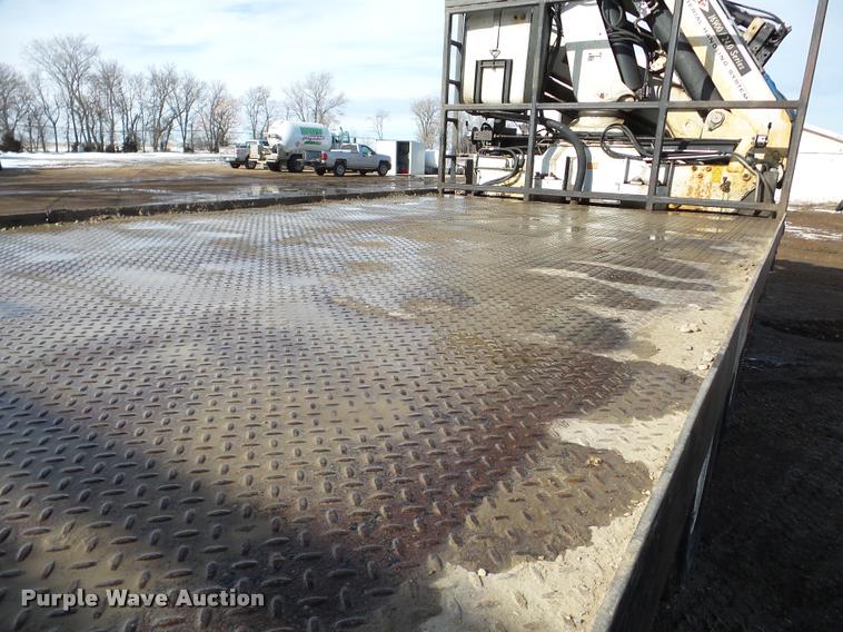 image for item DA7325 2000 Sterling L9513 crane truck