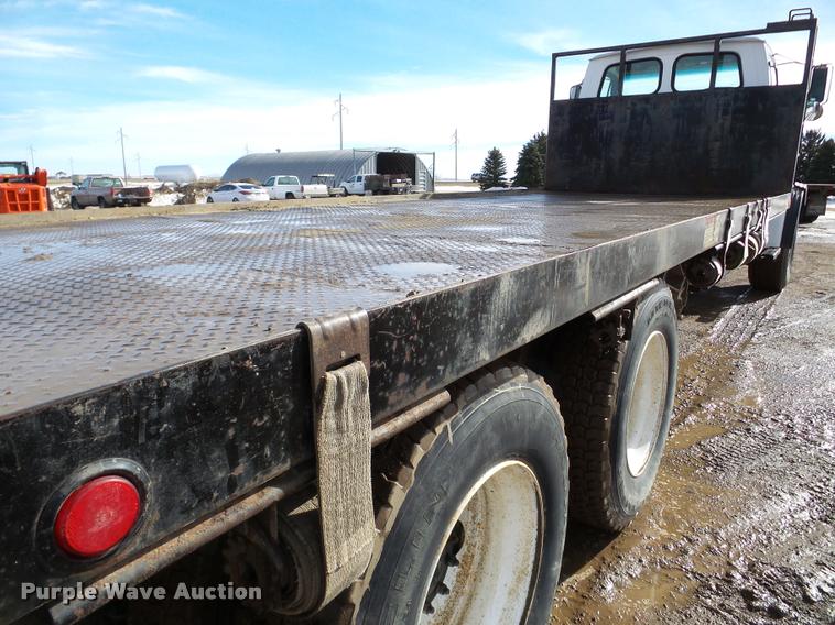 image for item DA7325 2000 Sterling L9513 crane truck