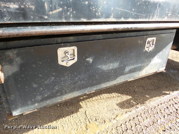 image for item DA7325 2000 Sterling L9513 crane truck