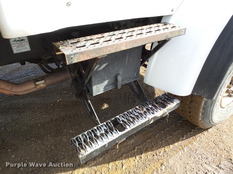 image for item DA7325 2000 Sterling L9513 crane truck