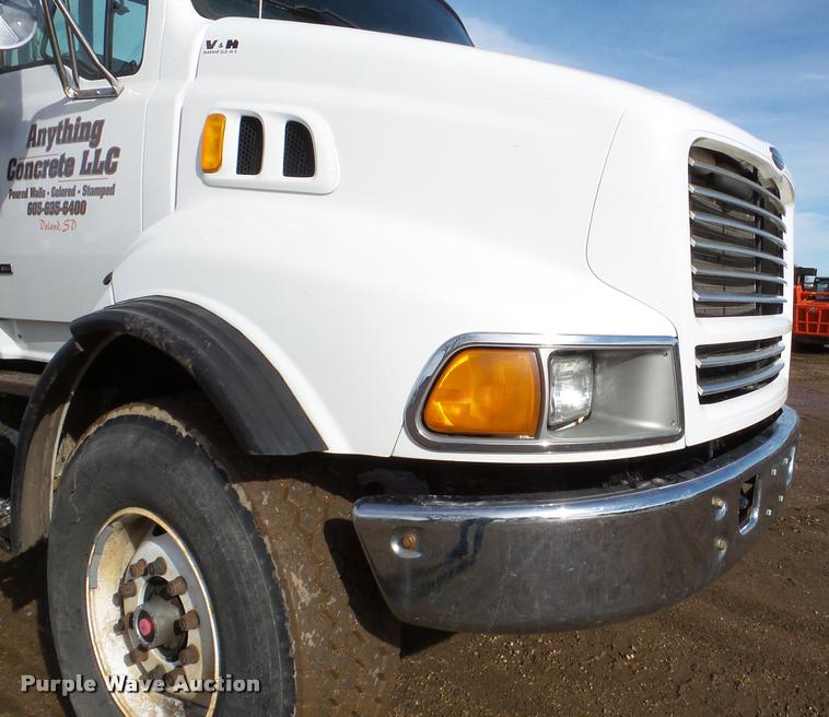 image for item DA7325 2000 Sterling L9513 crane truck