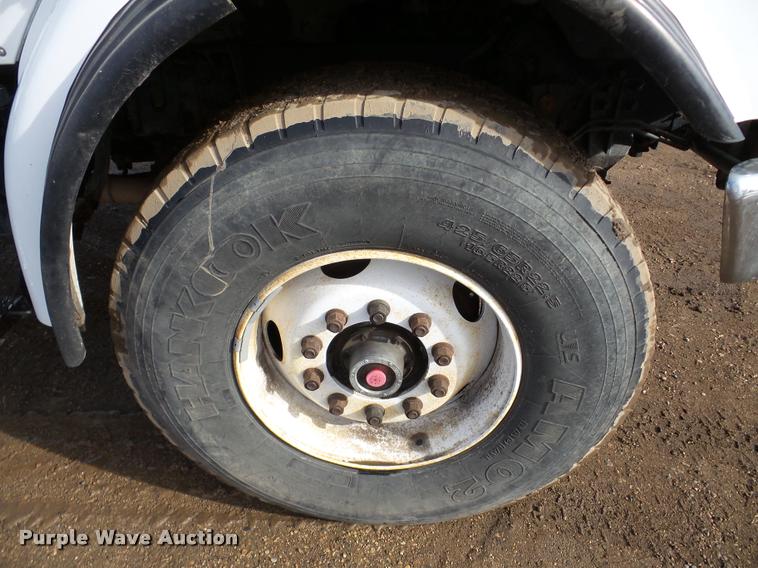 image for item DA7325 2000 Sterling L9513 crane truck