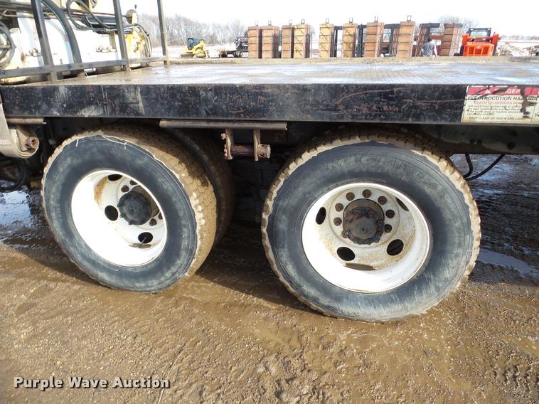 image for item DA7325 2000 Sterling L9513 crane truck