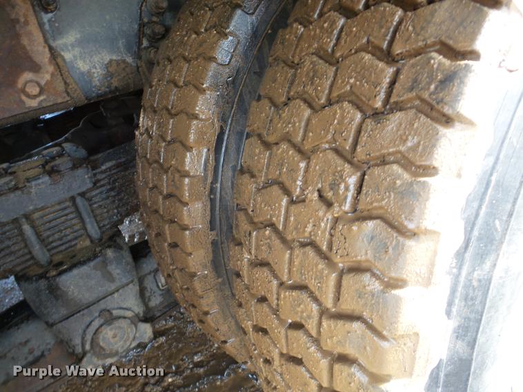 image for item DA7325 2000 Sterling L9513 crane truck