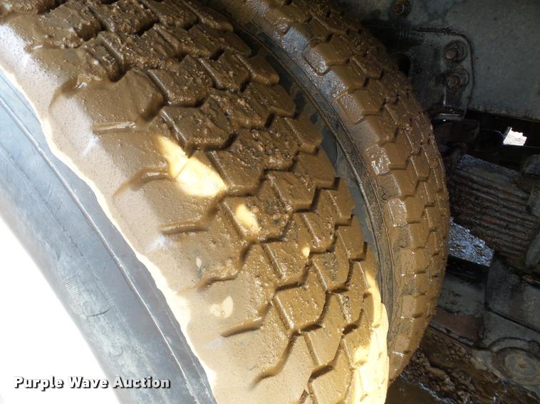 image for item DA7325 2000 Sterling L9513 crane truck