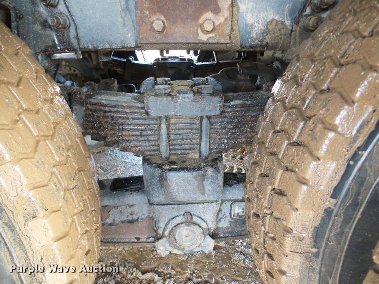 image for item DA7325 2000 Sterling L9513 crane truck