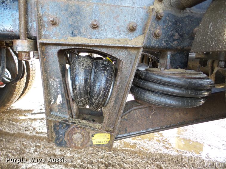 image for item DA7325 2000 Sterling L9513 crane truck