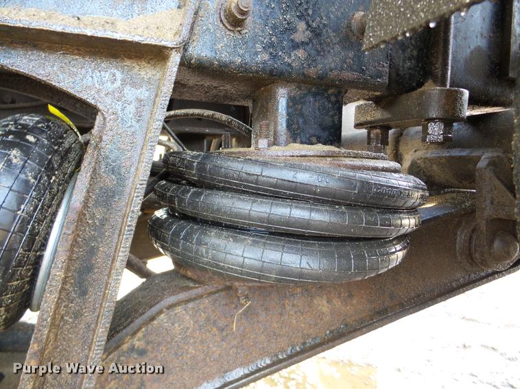 image for item DA7325 2000 Sterling L9513 crane truck