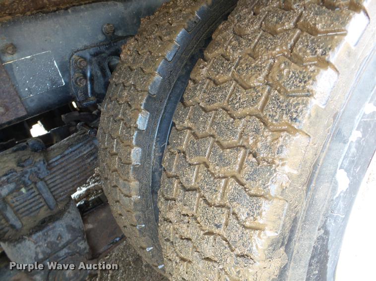 image for item DA7325 2000 Sterling L9513 crane truck