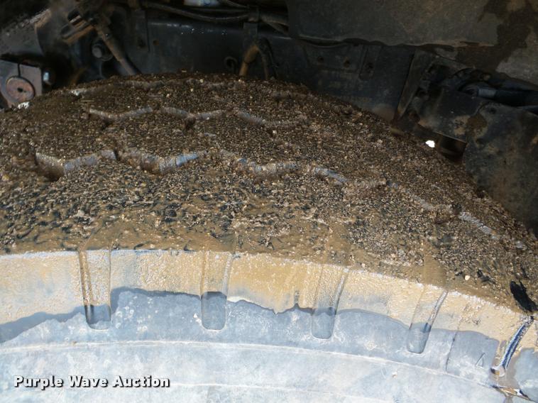 image for item DA7325 2000 Sterling L9513 crane truck