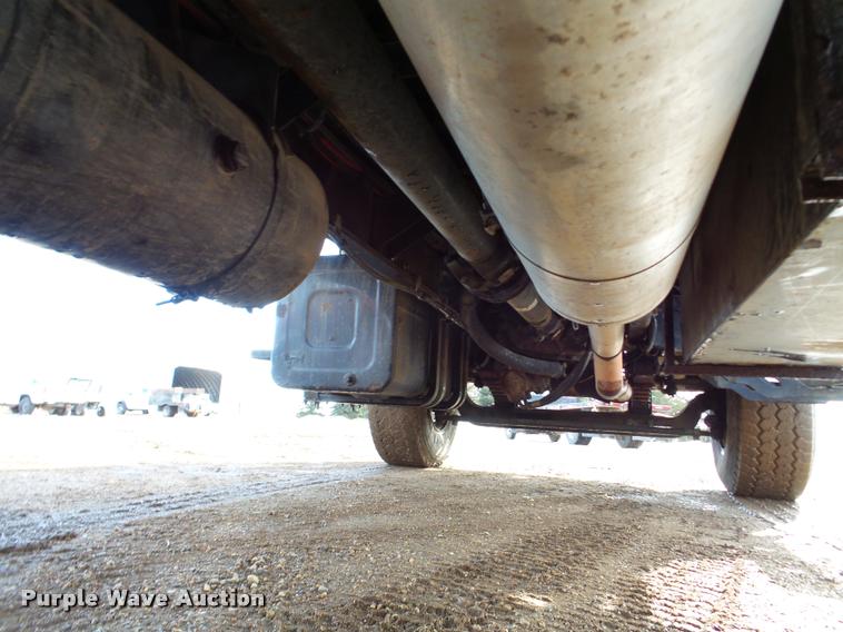 image for item DA7325 2000 Sterling L9513 crane truck