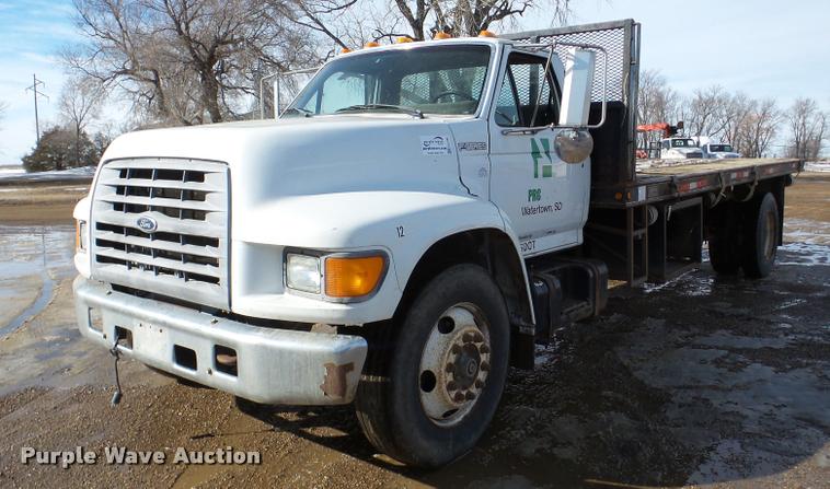 image for item DA7326 1999 Ford F800 dump flatbed truck