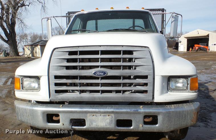 image for item DA7326 1999 Ford F800 dump flatbed truck