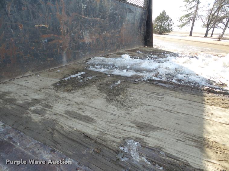 image for item DA7326 1999 Ford F800 dump flatbed truck