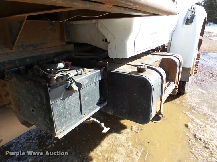 image for item DA7326 1999 Ford F800 dump flatbed truck