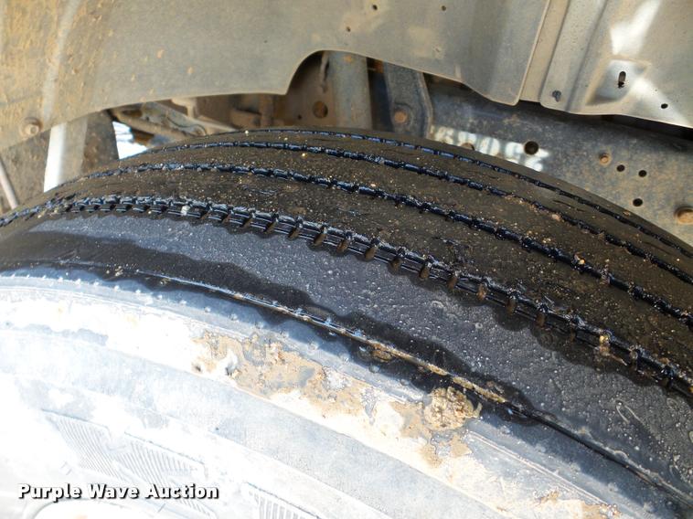 image for item DA7326 1999 Ford F800 dump flatbed truck