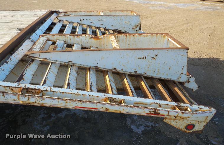 image for item DA7327 2007 Kaufman equipment trailer