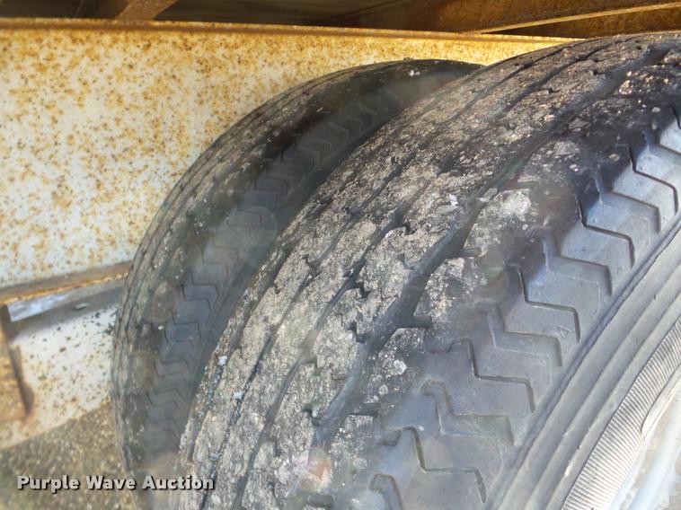 image for item DA7327 2007 Kaufman equipment trailer