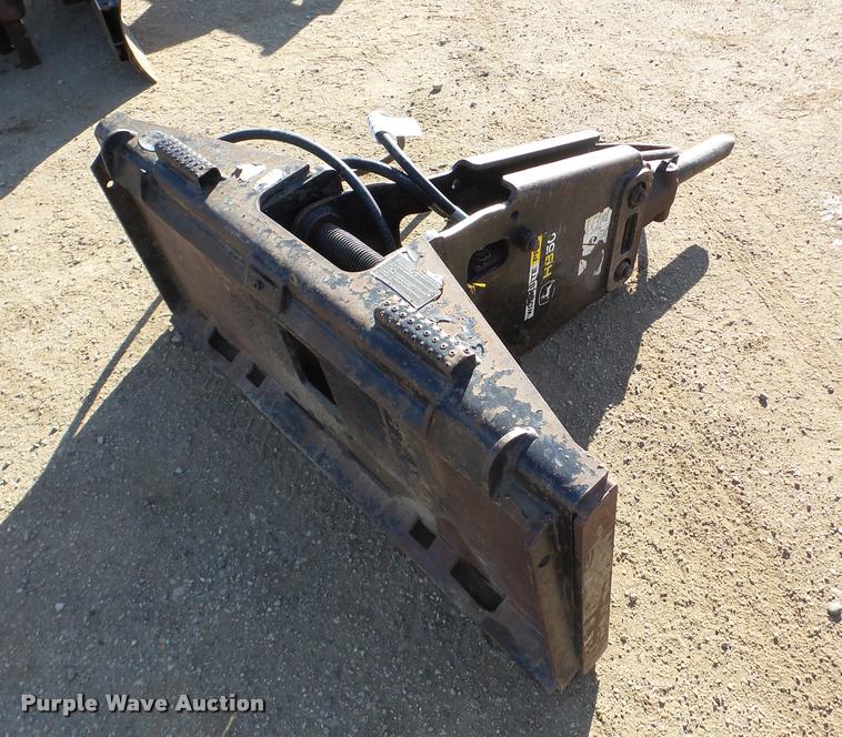 image for item DA7330 John Deere HB50 skid steer hammer
