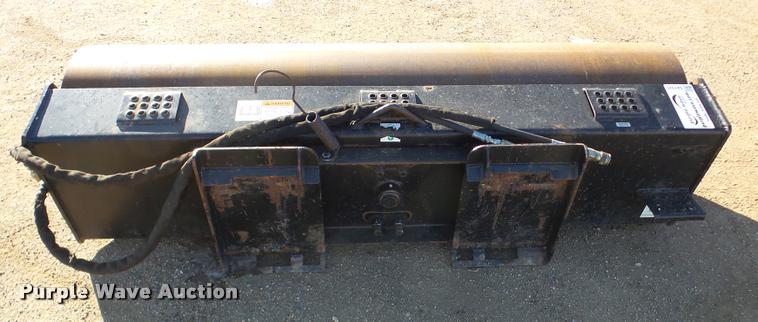 image for item DA7331 John Deere VR84 skid steer roller