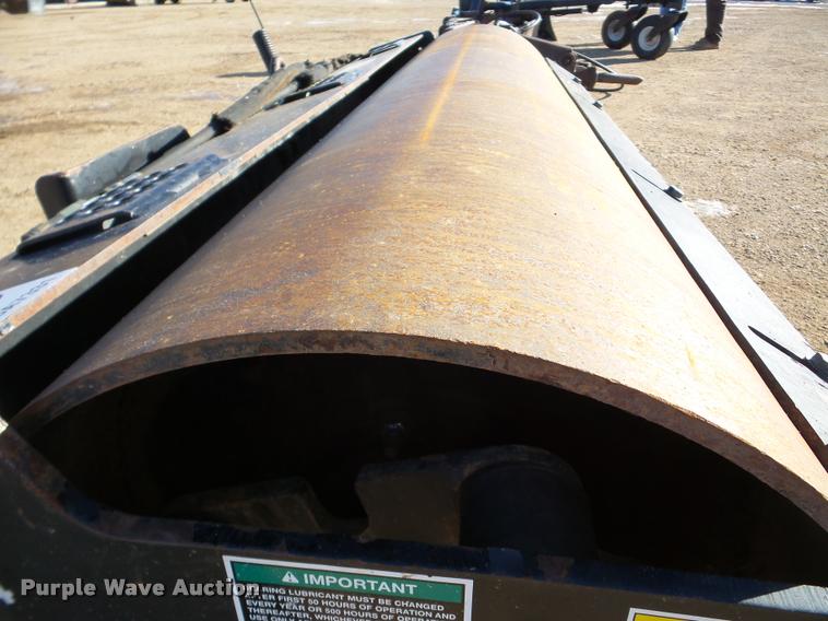 image for item DA7331 John Deere VR84 skid steer roller