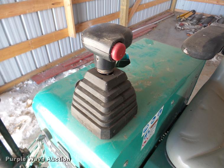 image for item DA7333 2011 Whiteman HHXG5 power trowel