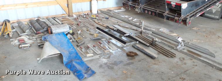 image for item DA7335 Concrete finishing tools
