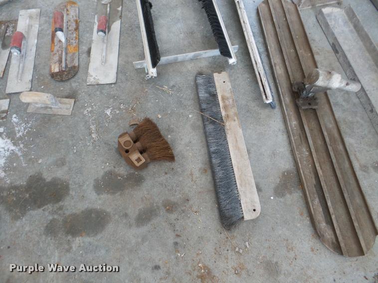 image for item DA7335 Concrete finishing tools
