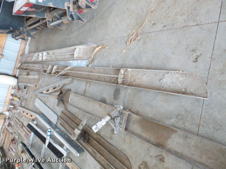 image for item DA7335 Concrete finishing tools