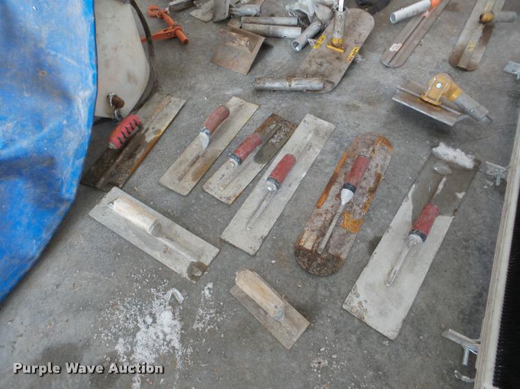 image for item DA7335 Concrete finishing tools