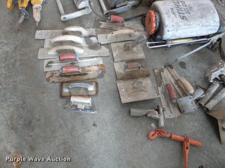 Concrete finishing tools in Doland, SD Item DA7335 sold Purple Wave