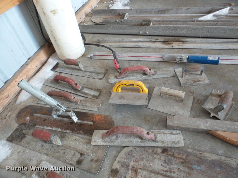 image for item DA7335 Concrete finishing tools