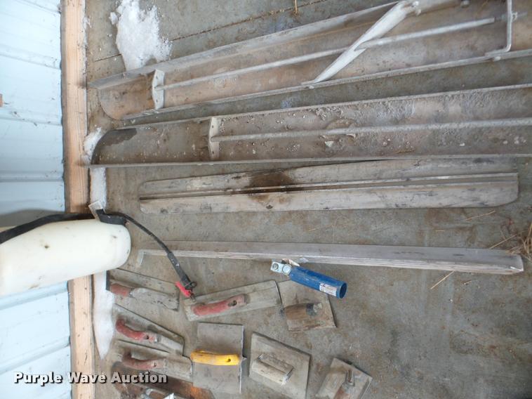 image for item DA7335 Concrete finishing tools