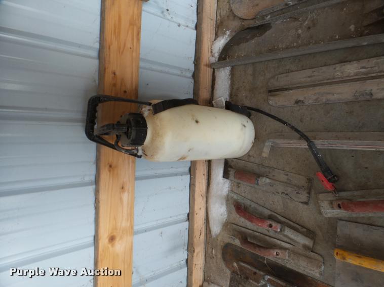 image for item DA7335 Concrete finishing tools