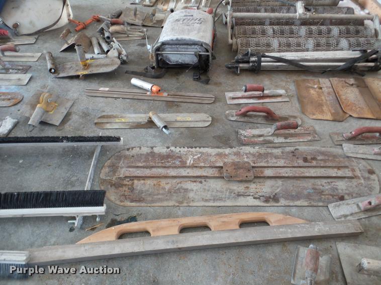 image for item DA7335 Concrete finishing tools