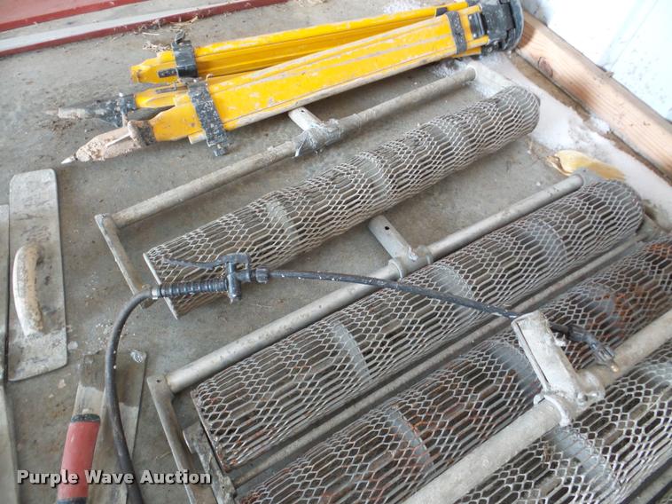 image for item DA7335 Concrete finishing tools