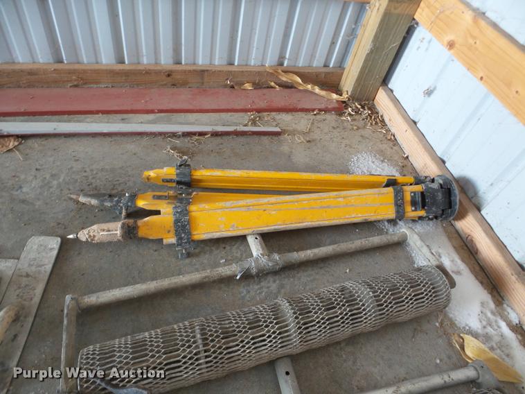 image for item DA7335 Concrete finishing tools