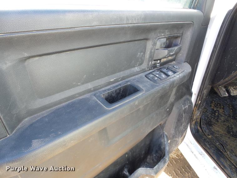 image for item DA7338 2014 Dodge Ram 5500HD flatbed truck