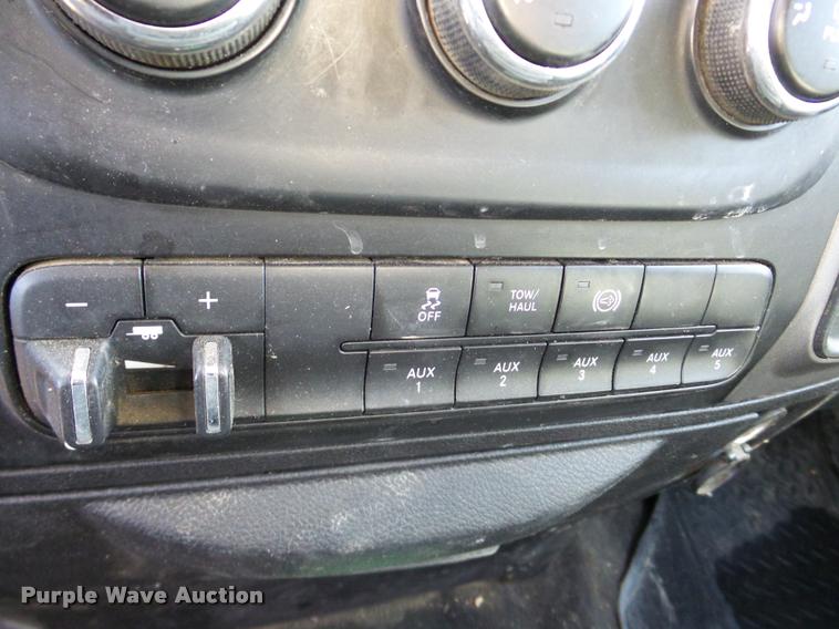 image for item DA7338 2014 Dodge Ram 5500HD flatbed truck