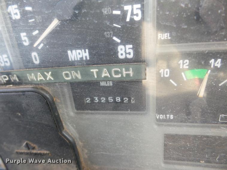 image for item DA7339 1999 International 4700 propane fuel truck