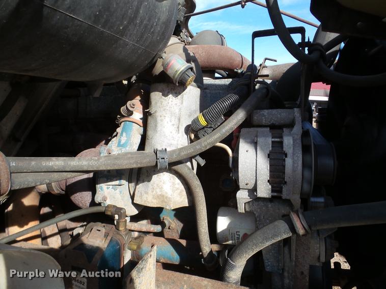 image for item DA7339 1999 International 4700 propane fuel truck