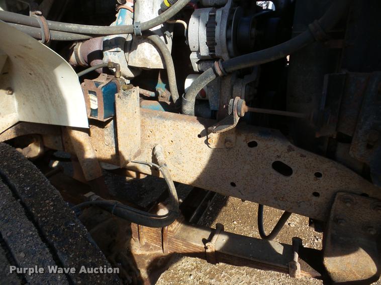 image for item DA7339 1999 International 4700 propane fuel truck