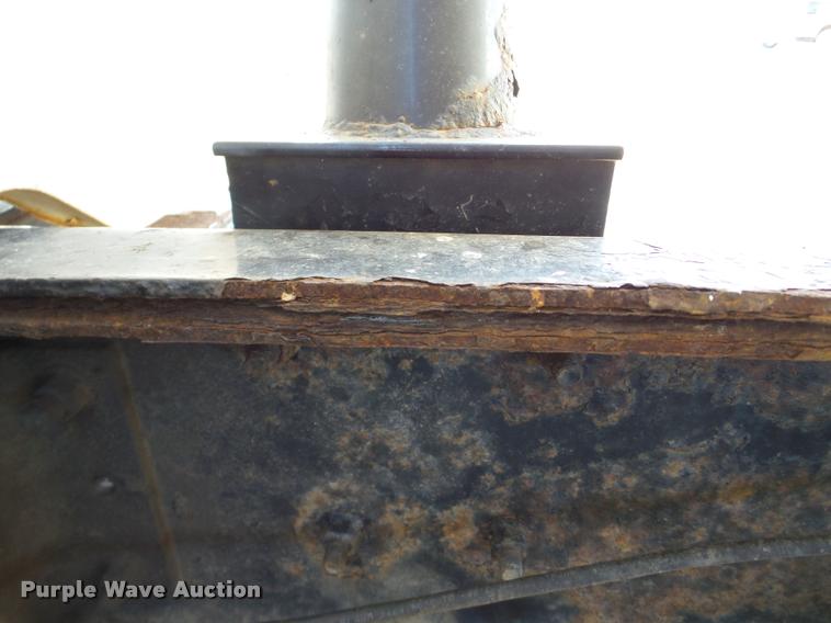 image for item DA7339 1999 International 4700 propane fuel truck