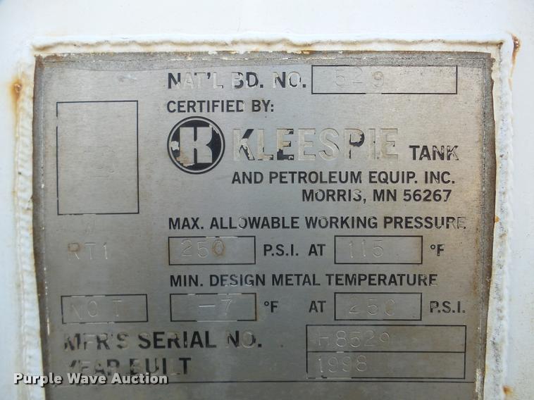 image for item DA7339 1999 International 4700 propane fuel truck