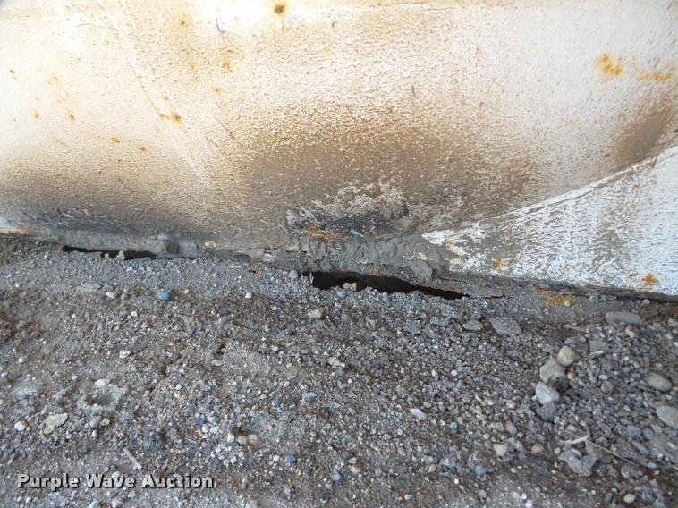 image for item DA7339 1999 International 4700 propane fuel truck