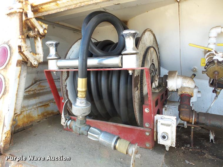 image for item DA7339 1999 International 4700 propane fuel truck